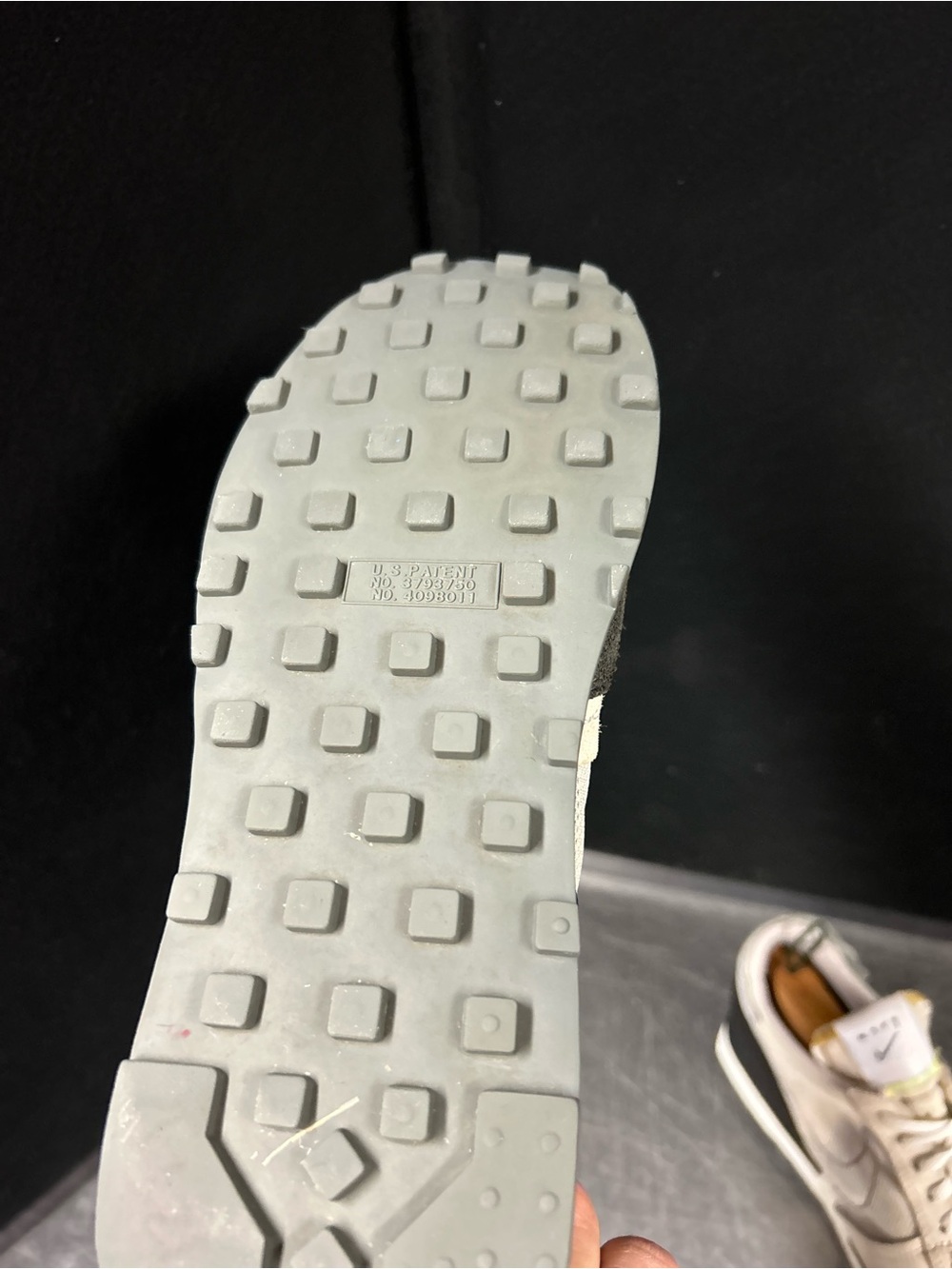Nike Men's Beige Black Gray Retro waffle racer Runner Sneakers - Picture 8 of 11